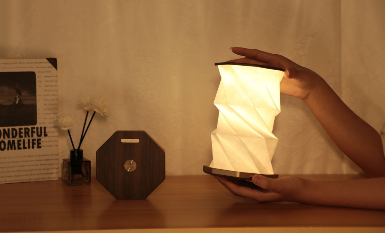 Lampe de table hexagonale Gingko Twist