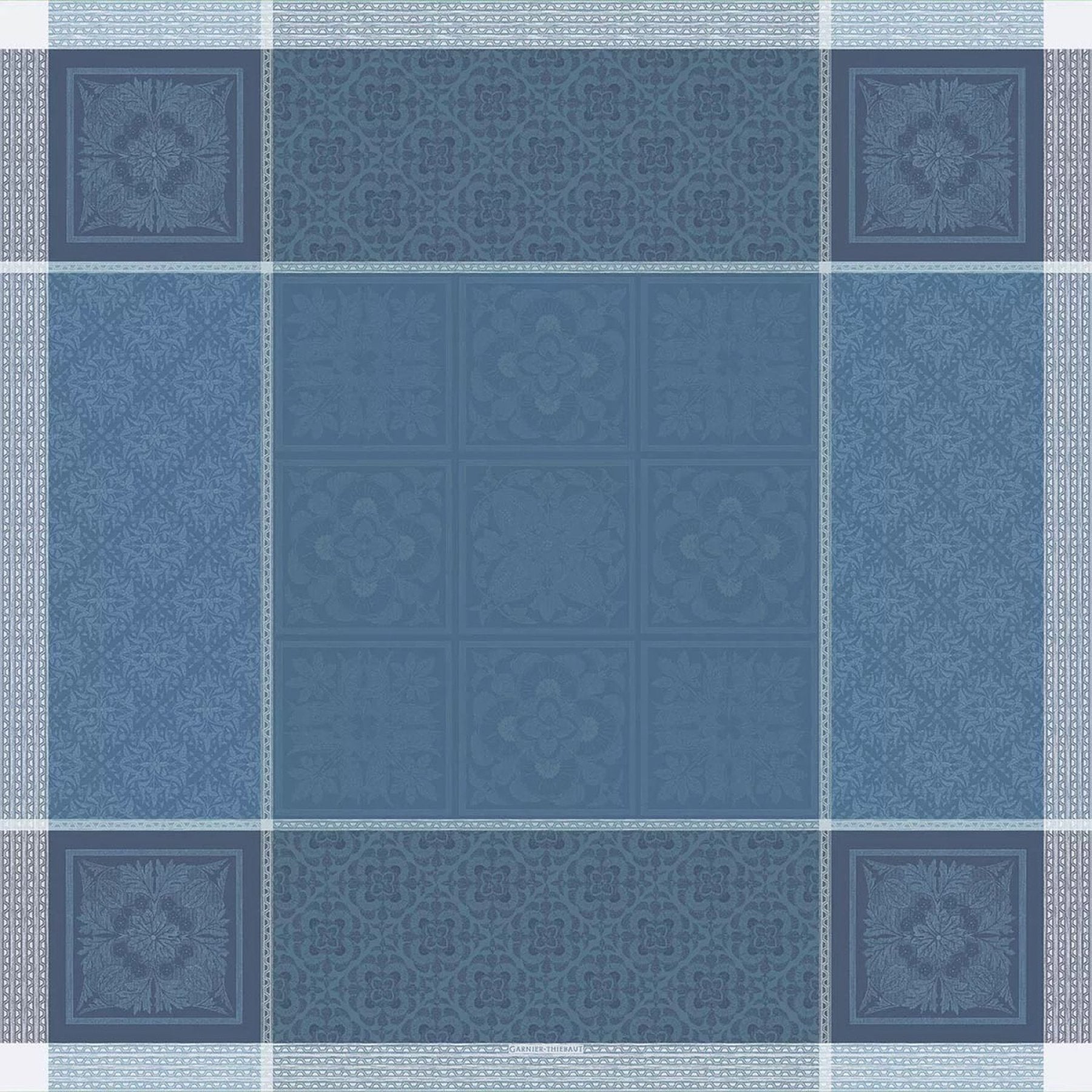 523736