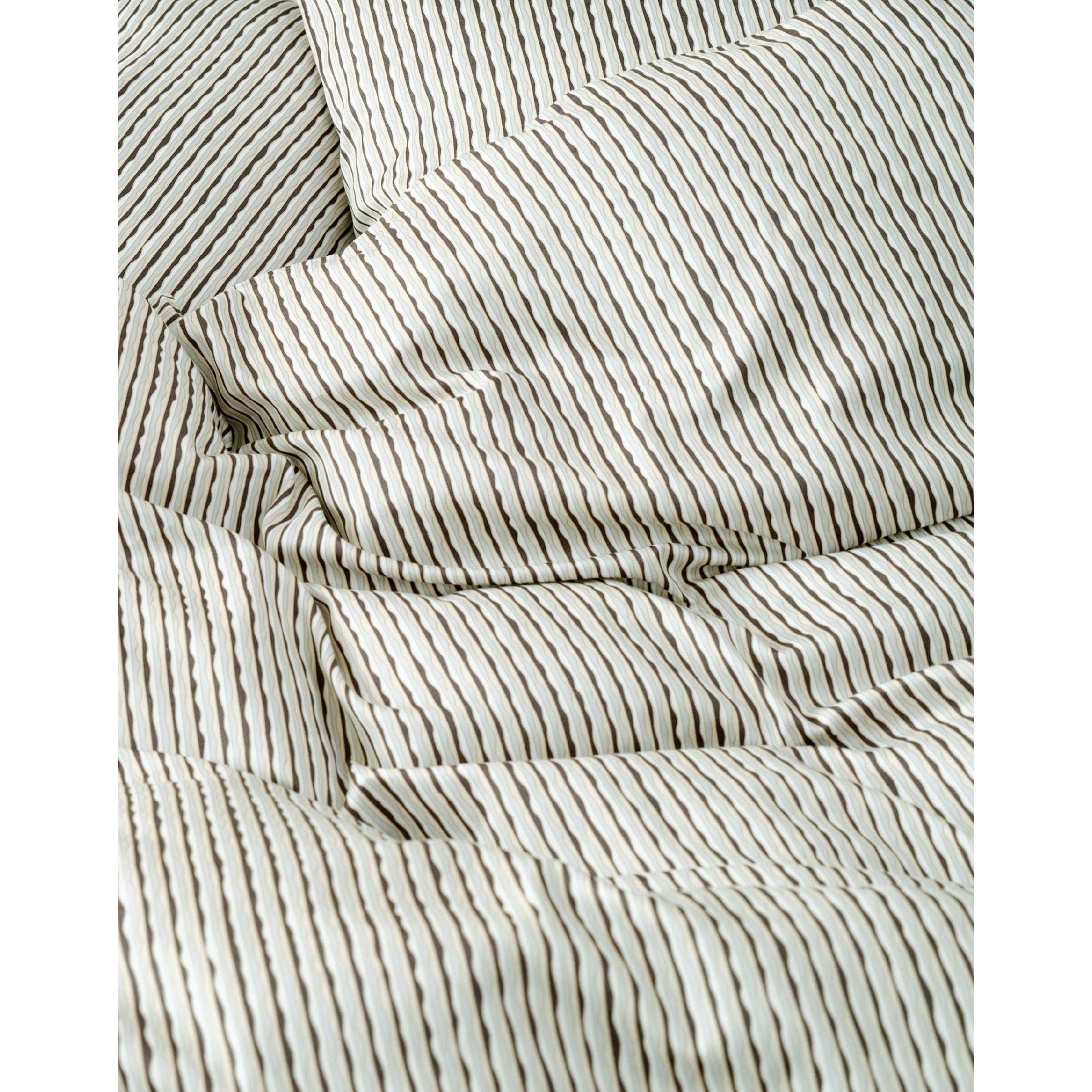 531028
