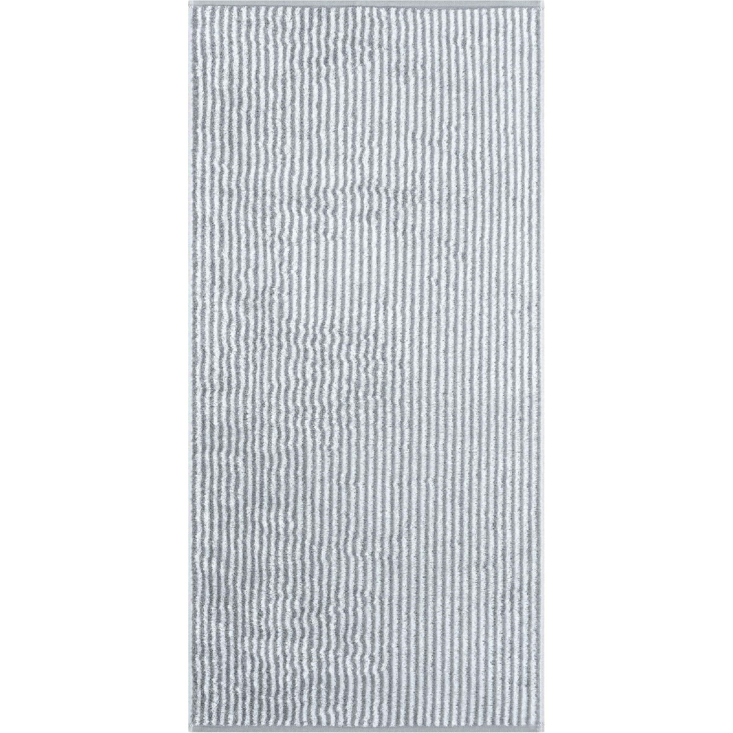 533027