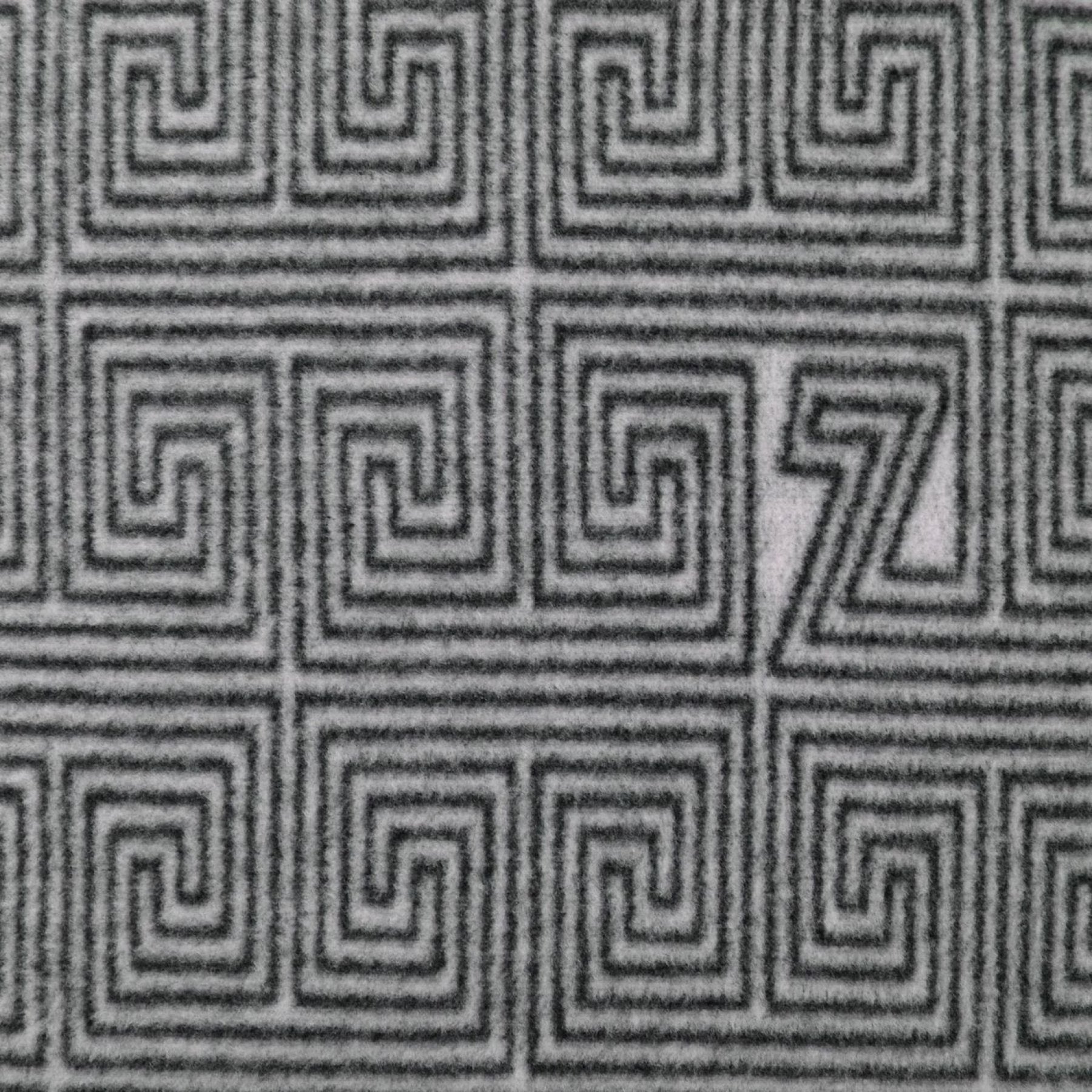 487247